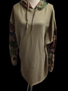 Love 💕Love 💞 Love Camo-Print Long Sleeve Draw String Hoodie NWOT